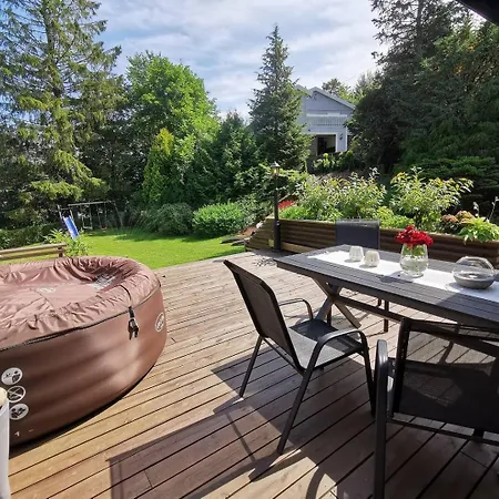 Holiday home Sentral Familievennlig Bolig Med Hage Og Uteplass *
