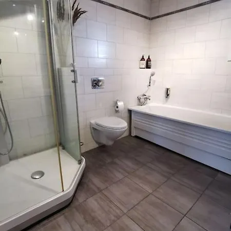 Holiday home Sentral Familievennlig Bolig Med Hage Og Uteplass Arendal