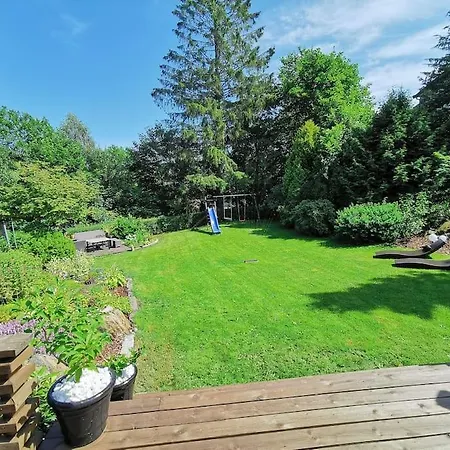 Sentral Familievennlig Bolig Med Hage Og Uteplass Holiday home