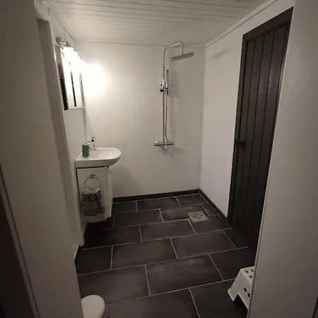 Sentral Familievennlig Bolig Med Hage Og Uteplass