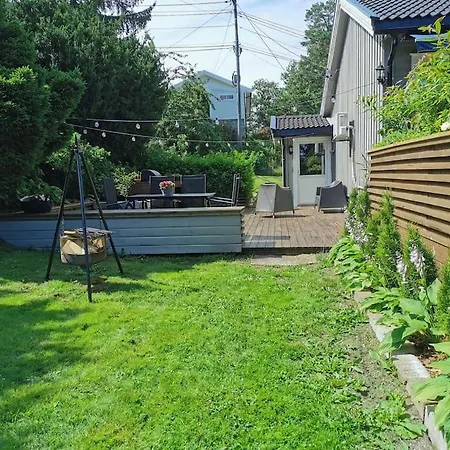 Sentral Familievennlig Bolig Med Hage Og Uteplass * Arendal